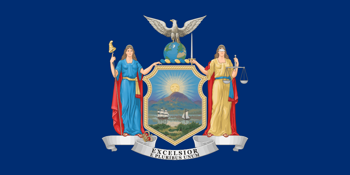 Nueva York bandera estatal — tarifas de seguro de auto 2026